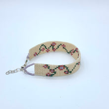 Load image into Gallery viewer, beaded floral bracelet