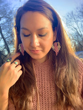 Load image into Gallery viewer, dusty pink & ivory sunburst beaded earrings