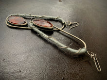 Load image into Gallery viewer, yarn and amber earrings