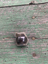 Load image into Gallery viewer, ring with ceramic river glass & cast flower detail