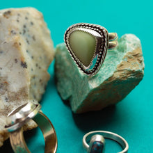 Load image into Gallery viewer, chrysoprase men's ring