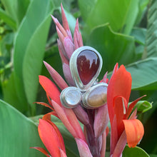 Load image into Gallery viewer, trinity statement ring